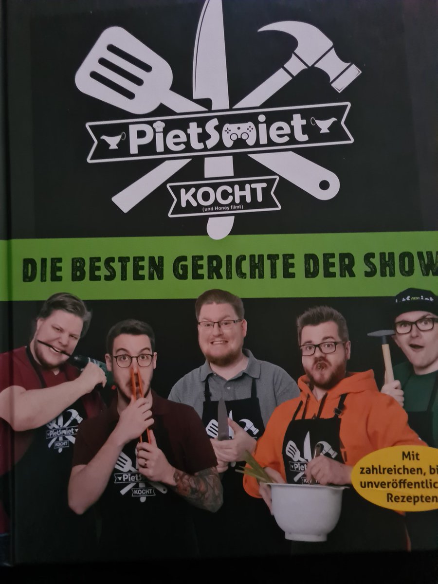 Flowerkillerin's tweet photo. Heute angekommen. Ich bin so happy. 
@Br4mm3n @SepPietsmiet @brosator @PietSmiet @JayPietsmiet https://t.co/GxM2RW9ZCN