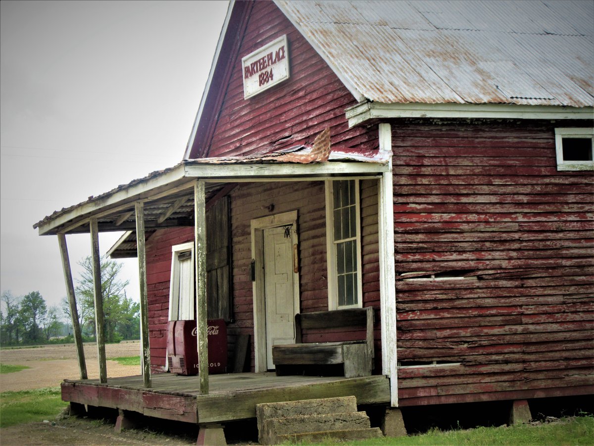 danny_toma's tweet photo. #Partee Place, 1884 - old #store in #QuitmanCounty, #Mississippi in the north #Delta region. #oldstores #photography #photographie #fotografia #fotografie
#Fotografie #countrystores #travel #roadside #America #USA #nostalgia https://t.co/lADx5K7e9l