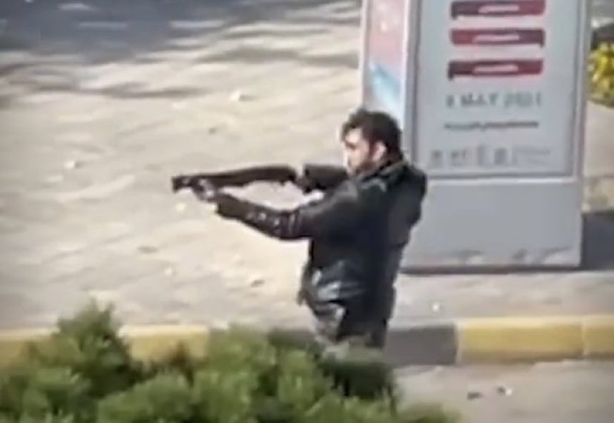 AlinejadMasih's tweet image. This is what happening in Iran right now. People took to the streets in #Isfahan for a peaceful protest but they are being violently suppressed by the regime

West is busy to get a nuclear deal. You must warn the Islamic Republic that there will be consequences for such brutality