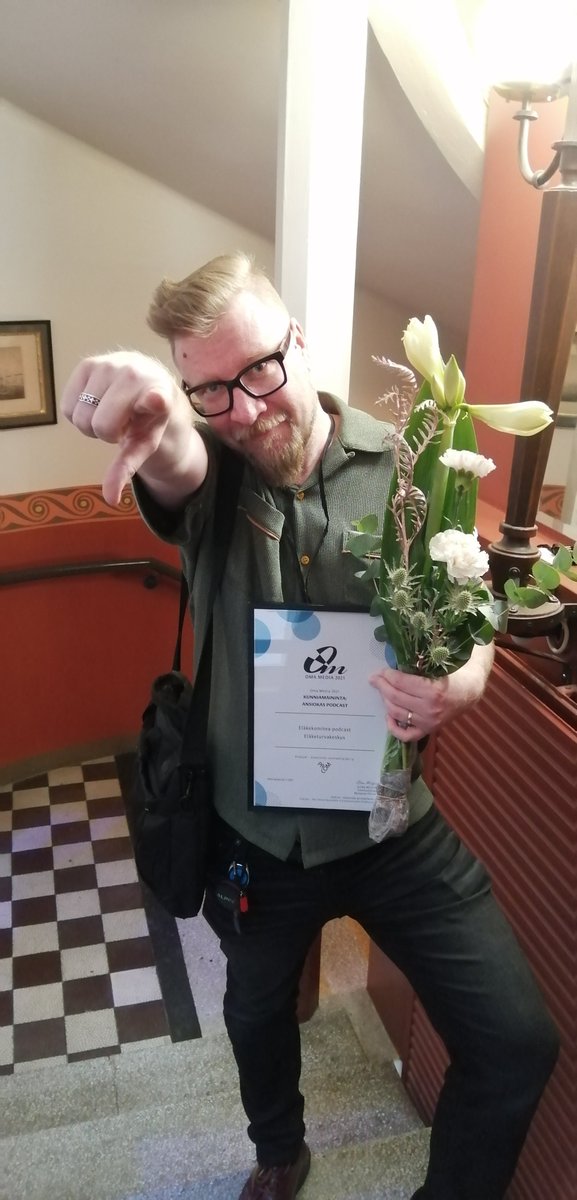 Me tehtiin se - rohkeasti ja tinkimättömällä asenteella! 

Eläkekomitea sai kunniamaininnan Oma media 2021 - kilpailussa🍾🤩

Iso kiitos yhteistyöstä: <a href="/osulop/">Olli Sulopuisto @ Threads & Bluesky etc.</a>, <a href="/siltamaeki/">Tuija Siltamäki</a>, <a href="/ETKinfo/">Eläketurvakeskus</a>-viestinnän väki, erityisesti <a href="/PeterLindstr0m/">Peter Lindström</a>, <a href="/MLumijarvi/">Matti Lumijärvi</a>, <a href="/TuoviRautjoki/">Tuovi Rautjoki</a>.

 #viestintä <a href="/ProComRy/">ProCom ry</a>