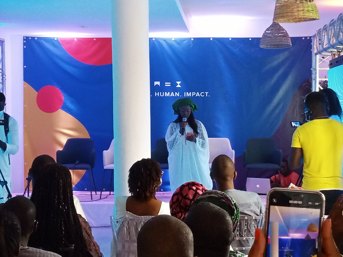 NdyeAbsaGningue's tweet photo. La fondatrice du #DakarDesignHub @sophiezinga faisant son allocution de Bienvenue et partageant sa vision à travers ce joyau.
#Jigeenindeer @imajeader https://t.co/Yd0jjyHh8K