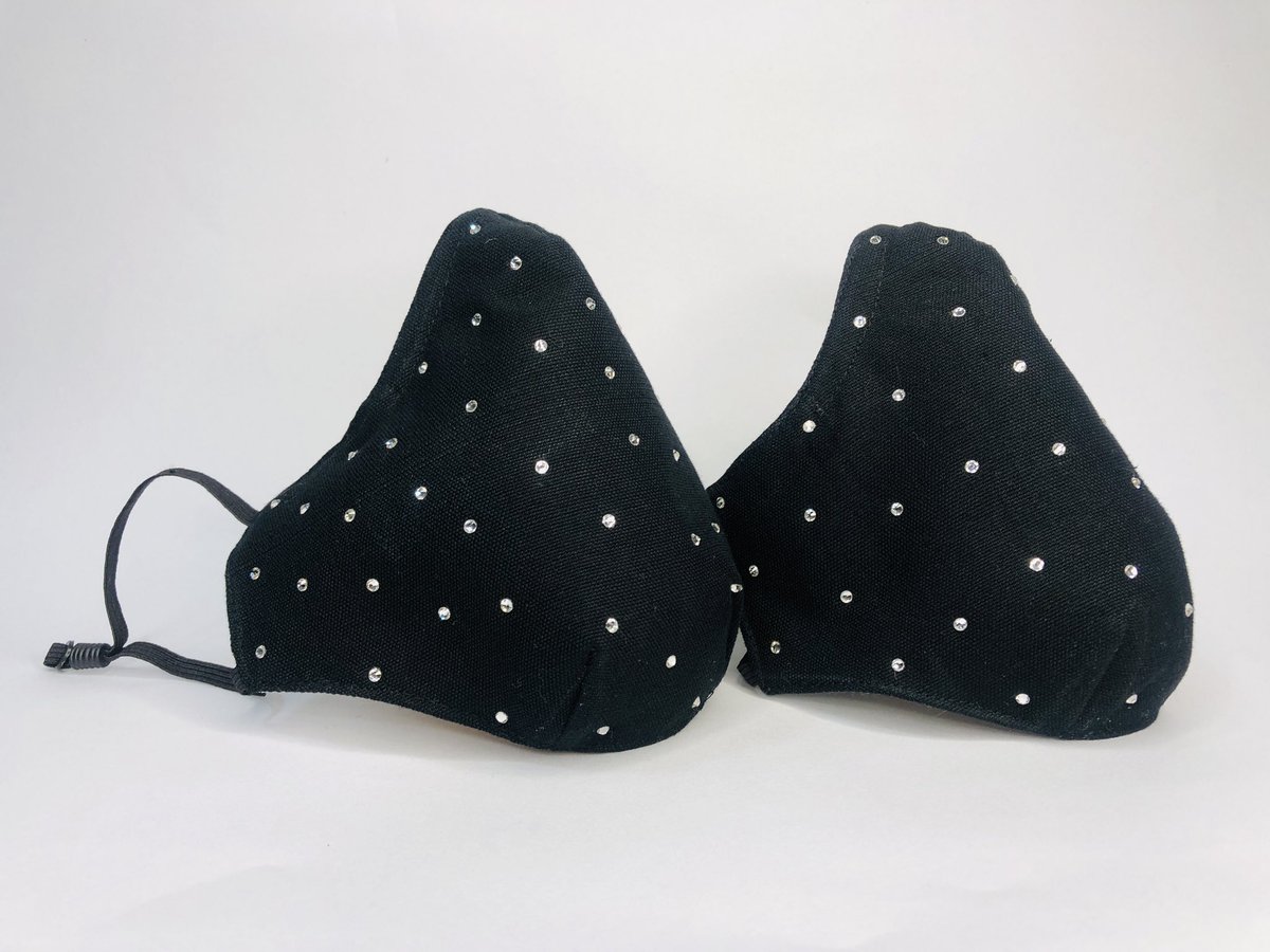 MishuShrestha's tweet photo. MISHUS Mask is there to let you protect & others safe. Safey doesn’t have to be boring❤️ Limited edition The Sparkle in black ~ with Swarovski Stones
@mishusdesigns #handwovenfabric #cotton #reusable #facemask #reusablemask #sparklemask #swarovski #nepal #madeinnepal #staysafe https://t.co/8oWcUtl6Cs