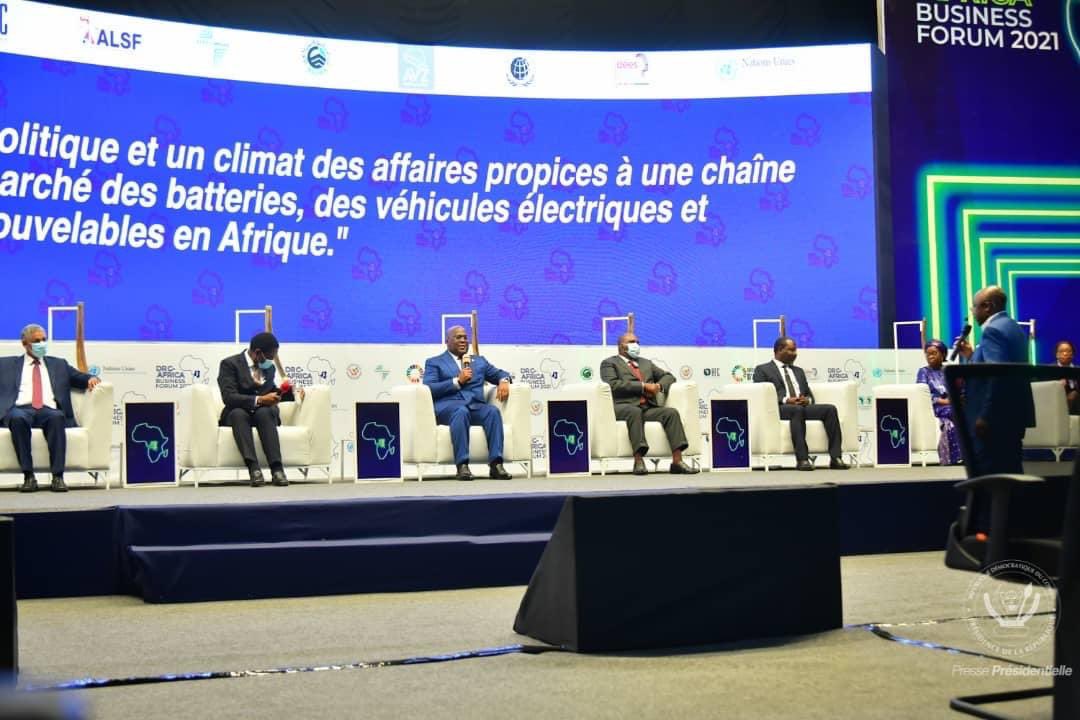 IndustrieRdc's tweet photo. #DRCAfricaBusinessForum « se positionner comme le leader mondial dans le développement d'une chaîne de valeur autour de l'industrie de batteries électriques, telle est la vision et l'ambition de la #RDC » Félix Antoine Tshisekedi Tshilombo @fatshi13  @Presidence_RDC @LukondeSama https://t.co/OMghko3z1b
