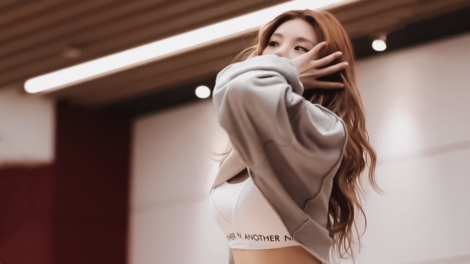 RYEJIF1LM's tweet photo. Now imagine a ryujin and yeji subunit https://t.co/oqjHN3c3B0