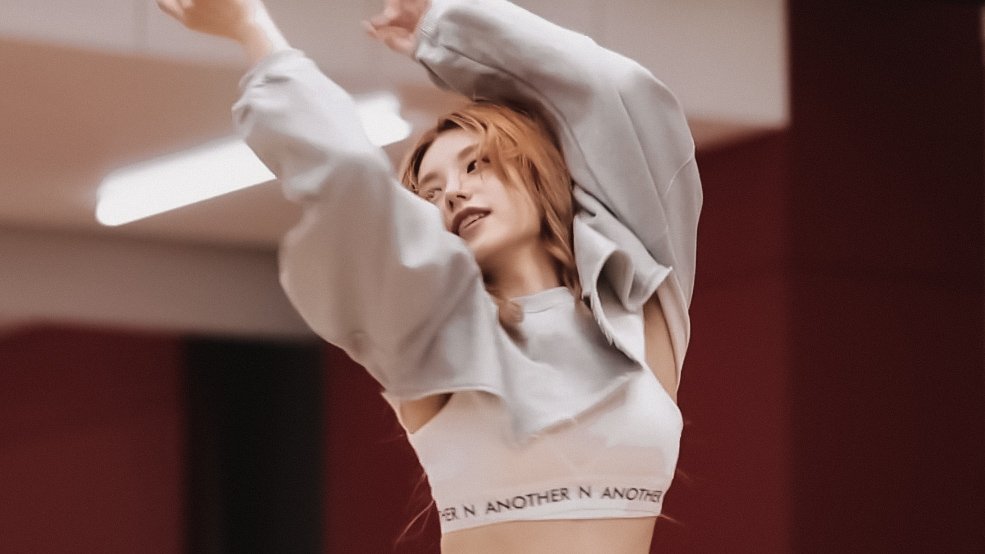 RYEJIF1LM's tweet photo. Now imagine a ryujin and yeji subunit https://t.co/oqjHN3c3B0