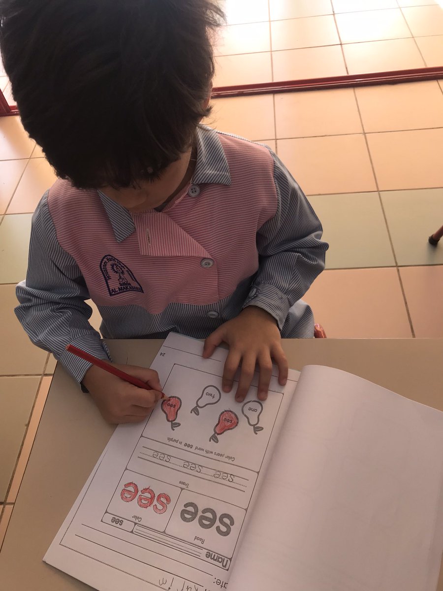 Darineyassine's tweet photo. Our day was spent working on the sight  word “See” 👀! Enjoyable🥰moments while spotting the word “see” during inquiring in books&amp;stories, reading the sight word”see”&amp;writing✍️ it #Literacy #Spelling #reading  #Reading @TawilNoor @Hhhsinfo @Danadanab1 @tbaassiri @DaraziFarah https://t.co/Nr9PvMnEkU