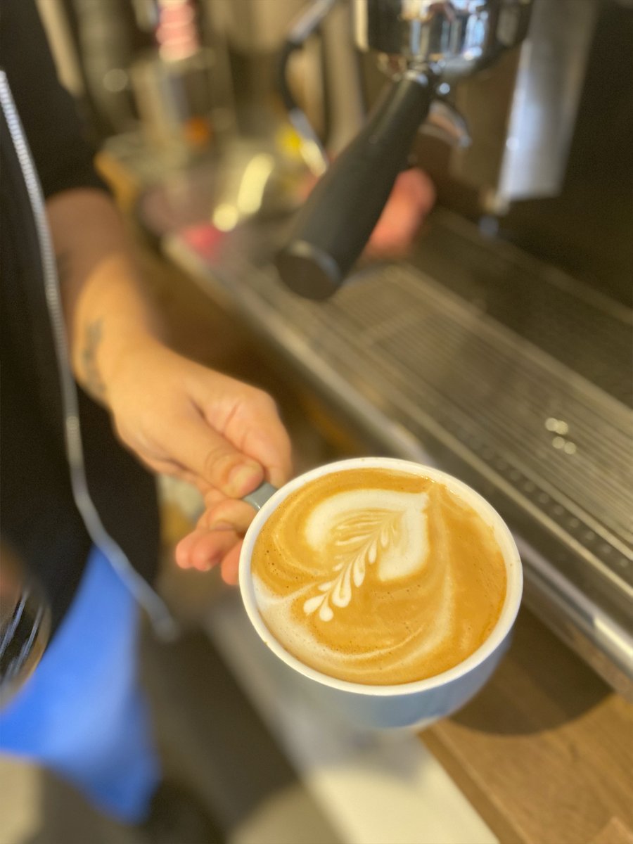 Foxes Cafe Lounge tweet media