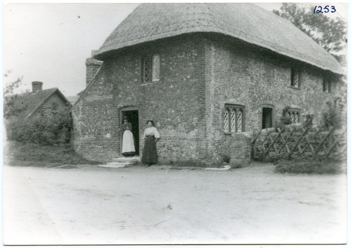 Listed Building Consent has been granted by #ChichesterDistrictCouncil for the extension of the old blacksmith’s cottage in #Bosham. The contemporary sculptural design by <a href="/helyerdavies/">Helyer Davies Architects</a> architects will be executed in Cor-Ten steel in reference to its historic use.