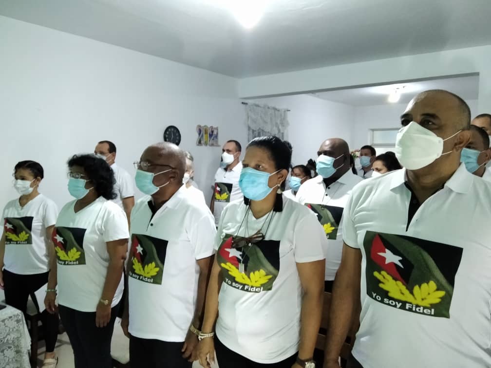 RenierSerranoM1's tweet photo. La Brigada Educativa Cubana 🇨🇺 en Guinea Ecuatorial 🇬🇶 rinde homenaje a nuestro invicto Comandante en Jefe Fidel Castro
👉 Visita nuestro canal de Youtube
https://t.co/pXSfcq3Qyr https://t.co/urlHdJdLGP