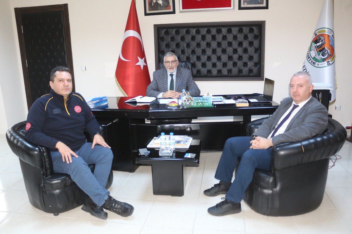 #İNÖNÜ ESKİŞEHİR’DE 1’İNCİ SIRADA
#Eskişehir İl Sağlık Müdürü Prof. Dr. Sn. Uğur BİLGE, Başkanımız Sn. Kadir BOZKURT’u ziyaret ederek il genelinde en yüksek aşılama oranına sahip olan ilçemizde aşılama çalışmalarına verdiği destekten dolayı teşekkür etti.
<a href="/eskisehirism/">Eskişehir İl Sağlık Müdürlüğü</a>