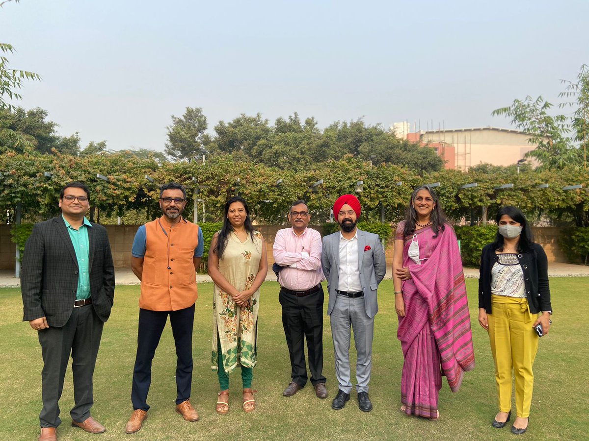 kirti_seth's tweet image. Letter of engagement signing of @fsprimeofficial with #indianstaffingfederation.  On a winter afternoon in the beautiful @nasscom garden.  Creative meeting locations in Covid times. Looking forward to working together! Thank you @Mnmeetsingh and  #indianstaffingfederation