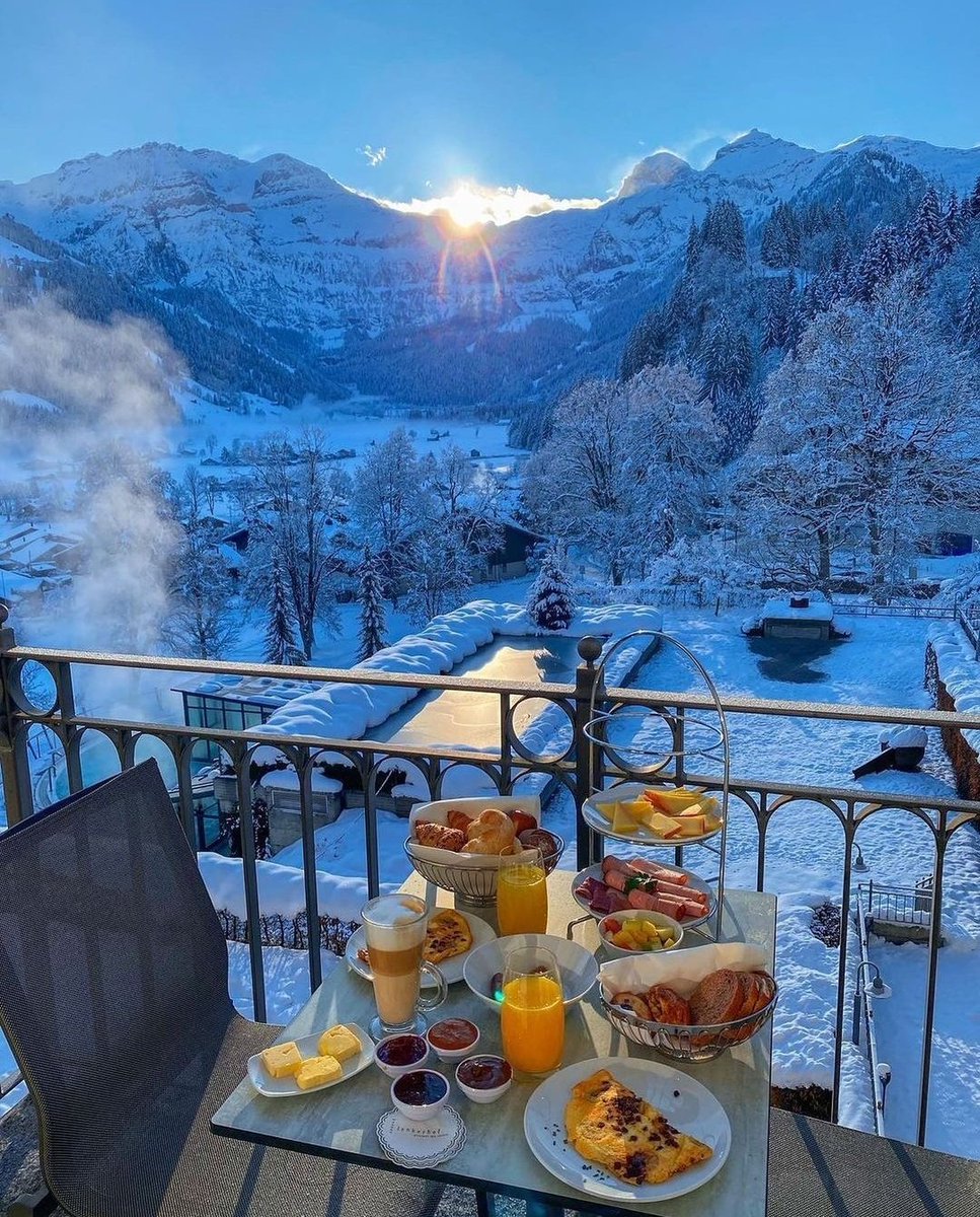 pamelabarnik's tweet photo. mornings in Switzerland https://t.co/xSavSUG0s1