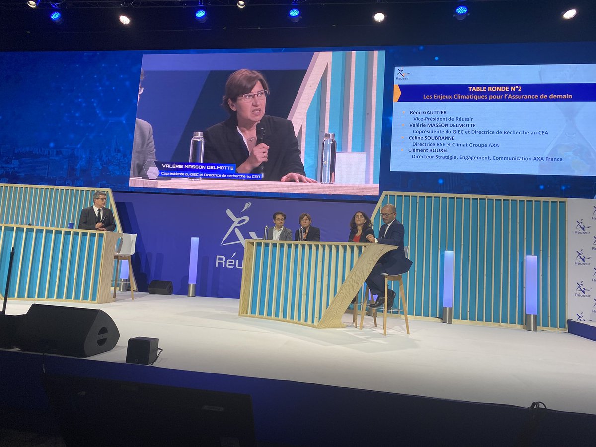 SyndicatReussir's tweet photo. Congrès Réussir - 2e table ronde autour des risques climatiques. Un grand merci à @SoubranneC @valmasdel @Rouxel_C pour le partage des travaux réalisés et surtout de enjeux de demain @RGauttier @CHOLLETBertrand https://t.co/aOoIfmrbXt