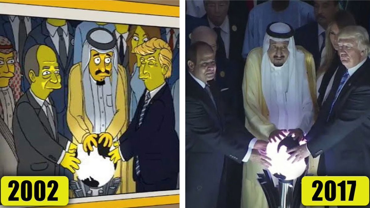 シンプソンズの予言ほんとにすごいと思ったのはトランプさんのこのシーン。  エスカレーター降りていくときにうしろの観客が手に持ってたポスター落とすとこまで一緒って怖すぎるよね💦  未来から過去に来た人がアニメ作ってるとしか思えない。 仮想通貨は₿、shib、ATOMも ...