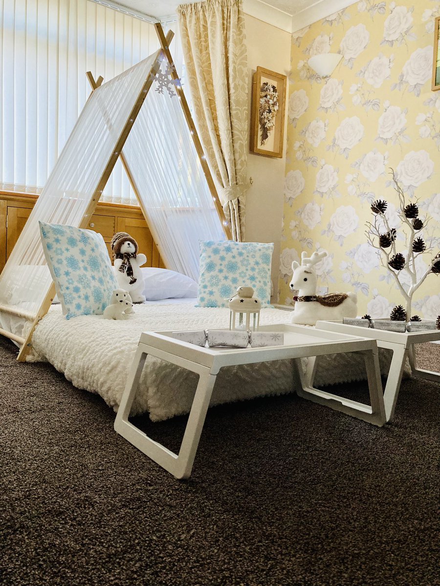 owler_night's tweet photo. #nightowlersleepovers #sleepoverexperiences #sleepovertents #sleepoverparty #sleepoversquad #sleepvergoals #celebrations #Christmas #christmasiscoming #ChristmasCountdown #Christmas2021 #Christmasparty #WinterWonderland #Birmingham #WestMidland https://t.co/ngxb44o8Ec