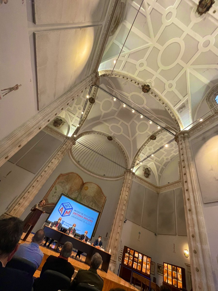clavesucm's tweet photo. 🏛 Nuestra compañera, Mª del Mar del Pozo Andrés inaugura como directora el Museo de la Educación «Antonio Molero» en la @UAHes. Un nuevo museo dedicado al patrimonio histórico-educativo. #histed #heritage #uah https://t.co/9obawhvqet