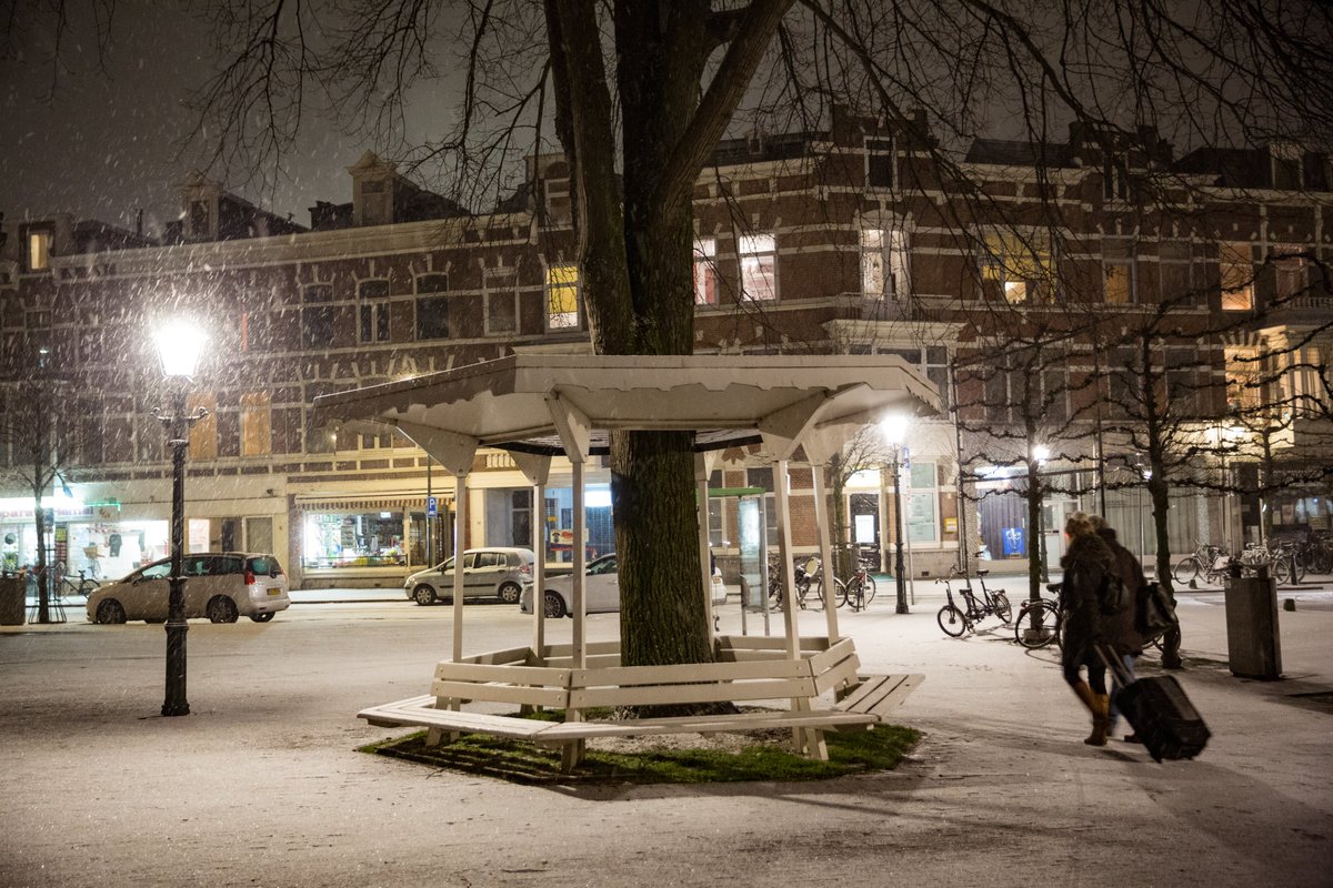 Winterkouderegeling start op 26-11 De temperatuur daalt dusdanig dat de vier grote steden hebben besloten de opvang open te stellen. Dak- en thuislozen kunnen vanavond tot en met dinsdagochtend 30-11 terecht in de winterkoudeopvang aan De Schildershoek 🔗tinyurl.com/2p87f2fd