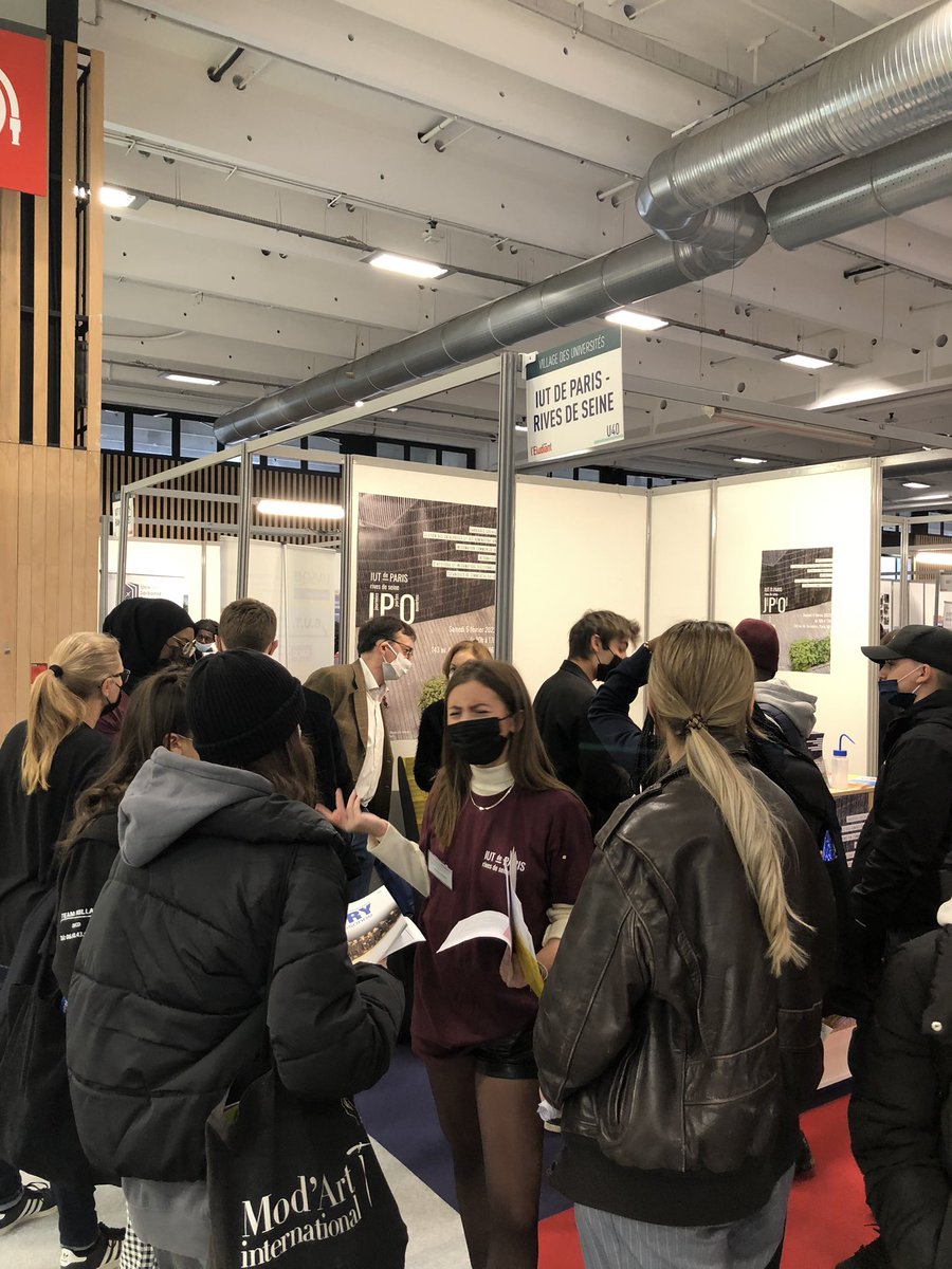Agence_Helice's tweet photo. Retrouvez-nous du 26 au 29 Novembre 2021 au Salon de l’Etudiant à porte de Versailles ✨
Nous vous attendons nombreux ! 
@letudiant 
#SalondelOrientationOnisep #salonEtudiant #orientation #PorteDeVersailles #Paris #salonDeLetudiant #AgenceHelice #IUTdeParis https://t.co/qDJBzdWpLm