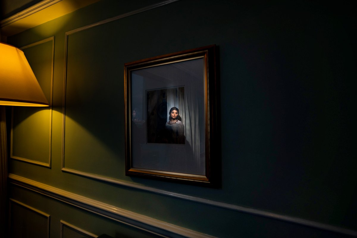 GeeshanBandara's tweet image. #Frameswithinframes again - Muslim Wedding Day: reflection of the bride in this frame on the wall.

#WeddingPhotographer