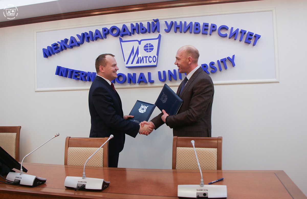 univer_mitso's tweet photo. 🔥Сегодня ректор Международного университета «МИТСО» Юрий Ковалёнок и начальник Института Следственного комитета Юрий Каменецкий подписали соглашение о сотрудничестве. https://t.co/AzeXNaIfH1