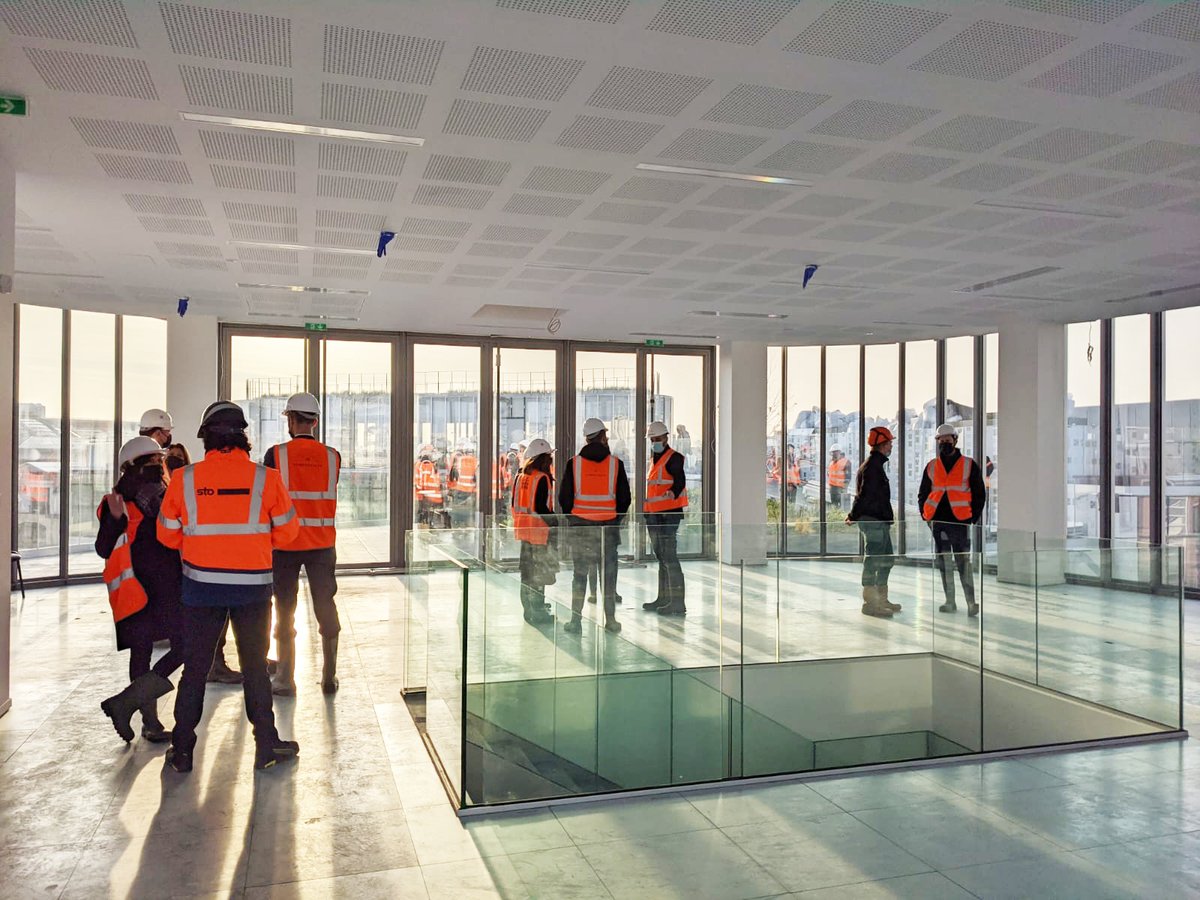 fresharchis's tweet photo. [ÉVENEMENT] Hier a eu lieu la visite de chantier du projet de réhabilitation 50 Montaigne avec @Batilife. 
Nous remercions chaleureusement Bati’life pour l’organisation de cet événement, toutes les personnes s’étant déplacées pour visiter le chantier ainsi que l'équipe du projet. https://t.co/BZ75FiEeMF