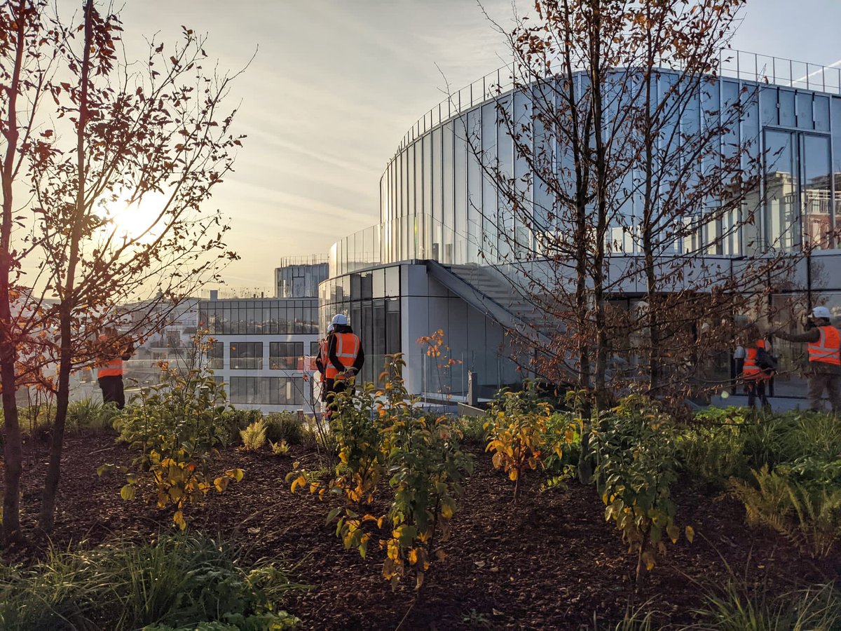 fresharchis's tweet photo. [ÉVENEMENT] Hier a eu lieu la visite de chantier du projet de réhabilitation 50 Montaigne avec @Batilife. 
Nous remercions chaleureusement Bati’life pour l’organisation de cet événement, toutes les personnes s’étant déplacées pour visiter le chantier ainsi que l'équipe du projet. https://t.co/BZ75FiEeMF