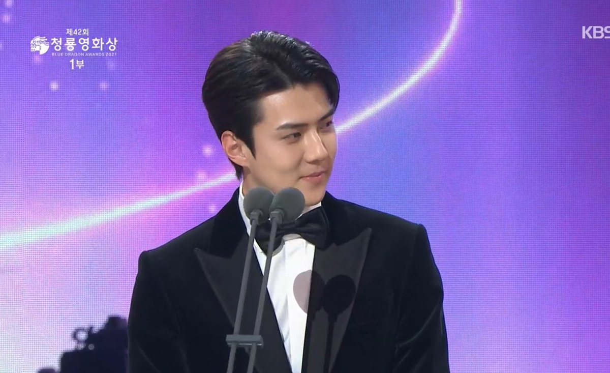 xunqi_indonesia's tweet photo. Yuhuuuu siapa ini miskaaaa😭😭

PRESENTER SEHUN
#BlueDragonFilmAwards2021
#OHSEHUN #오세훈 https://t.co/7KWCqAzFWO