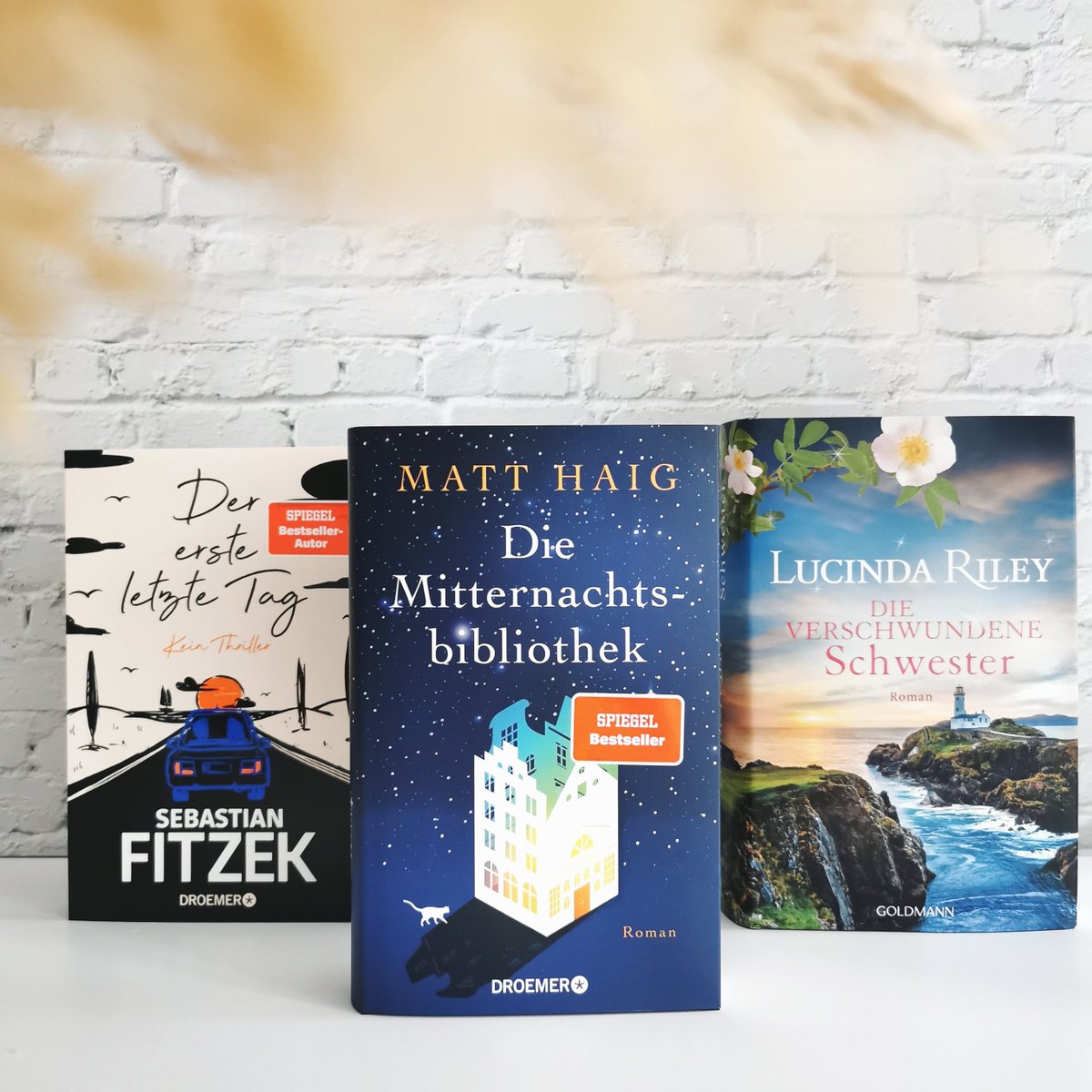 🥇🥈🥉 EURE PREISTRÄGER*INNEN 🥉🥈🥇 Einen großen Trommelwirbel für die Top 3 der Kategorien "Unterhaltung" und "Sachbuch und Ratgeber"!🎉 Hier findet ihr die Gewinner*innen sowie die Gesamtplatzierungen in allen 14 Kategorien: lovelybooks.de/leserpreis/pre…