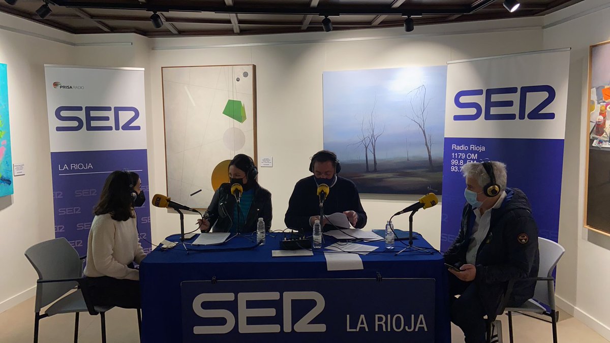 RadioRioja's tweet photo. 📻 Calahorra acoge la presalida del Dakar este fin de semana, visitas guiadas y el mercado de Navidad.

🎙️Elena Hita, guía de 'Calahorra Ciudad de Leyenda', 
el pte asociación Ciudad Comercial, Javier Lorente y el  el hostelero Carlos Fuertes.

📌 99.8 FM / 93.7 FM 
📱 APP SER https://t.co/dzSdFmrkD9