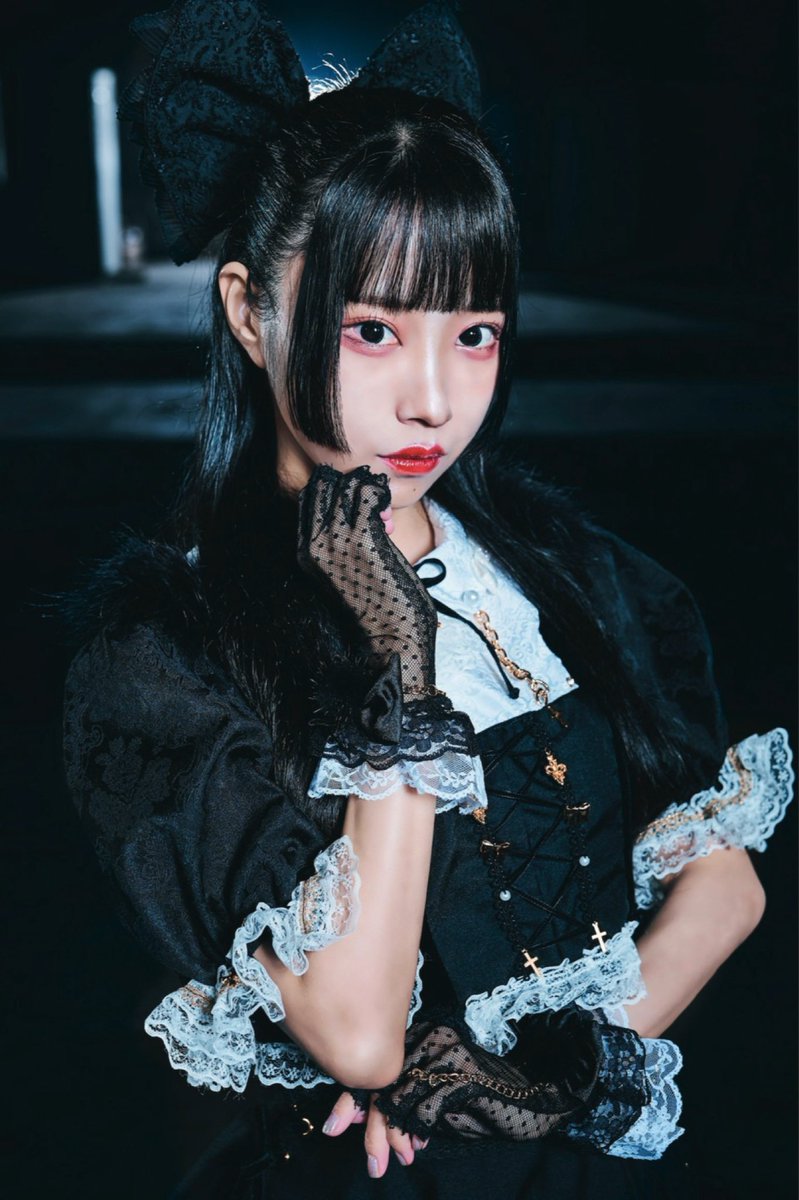 【新アー写公開⑥】

BLACKNAZARENE
山田さとり <a href="/satorikyouiku/">🈂️ちゃん</a>

Photo by <a href="/style_k_/">小林弘輔(Kosuke Kobayashi)</a>  
Costume by @TOKYOgirl_Nana7