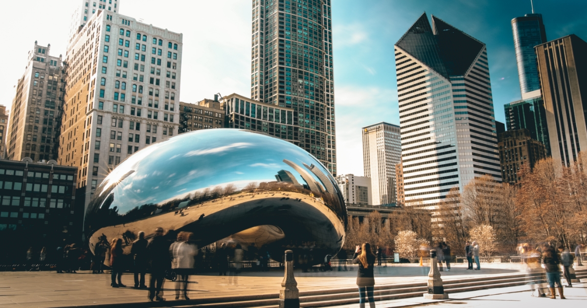 Set in the beautiful Millennium Park with the soaring Chicago skyline behind it, Cloud Gate is made up of 168 stainless steel plates welded together, with no visible seams.

 #lovetravel  #travelgoals #holiday #chicago #CloudGate #usa #AnishKapoor #selfie #selfie