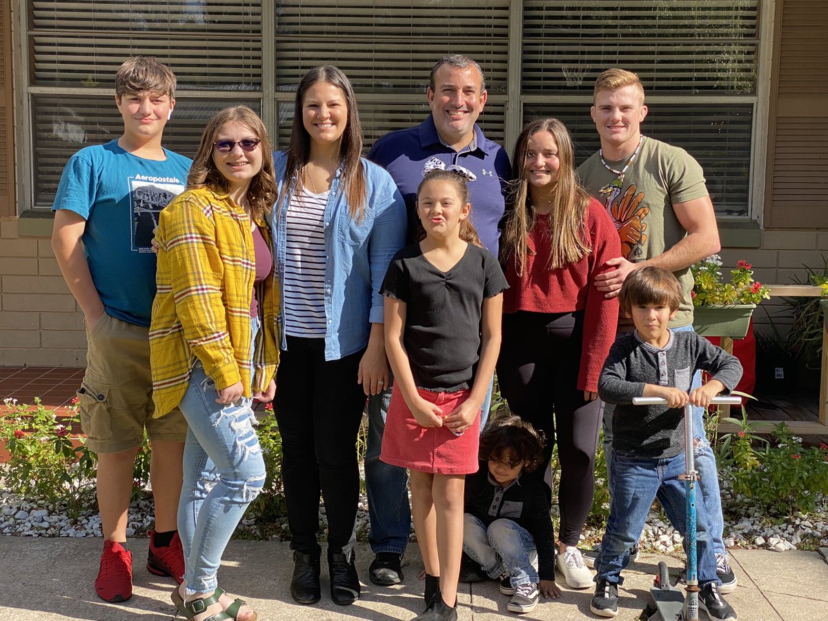 Jeff_Leder's tweet photo. Thanksgiving with all the kids! Great day with family! https://t.co/VOow4Dgvp1