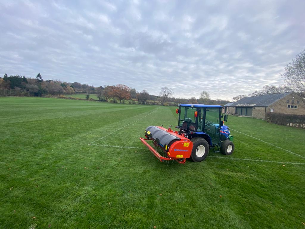 LarchLtd's tweet photo. Verti drain @Tansley_FC on behalf of @DerbyshireFA @FootballFoundtn https://t.co/Li36c1wEUp