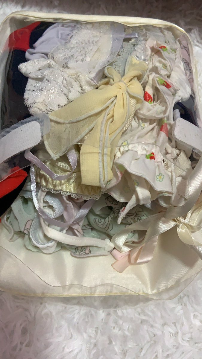 兄弟们，拿哪个好呢…
#潜入 #riety  #裤袜 #内衣 #内裤 #棉袜 #棉袜臭脚