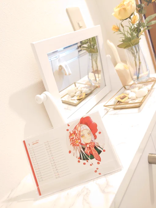 2022年の卓上カレンダー販売開始になりました!
🌸はがきサイズ16枚セットハードケース付き
🌸12月はじまり13ヶ月分+ポストカード2枚
🌸本体価格1000円+送料400～700円
300部限定販売ですのでぜひー!🥳🌸🌸
 販売ページ⇒https://t.co/9vDtvoKebW 