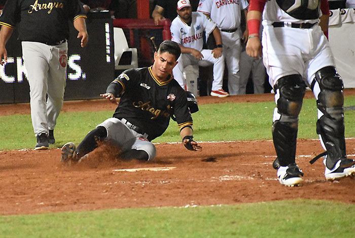 LVBP_Oficial's tweet photo. #Tigres decidió con rally de cuatro en el décimo inning #Cardenales #LVBP https://t.co/YQVZmtjZI5 https://t.co/gT8vr26h3X