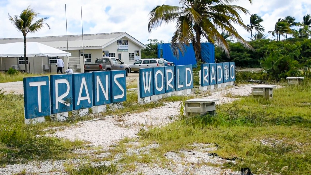A Visit to the TWR MW and FM Station on Bonaire

medxr.blogspot.com/2021/11/trans-…

#SWLingDotCom #shortwaveradio #mediumwave #AMDX #TWRBonaire #BCL