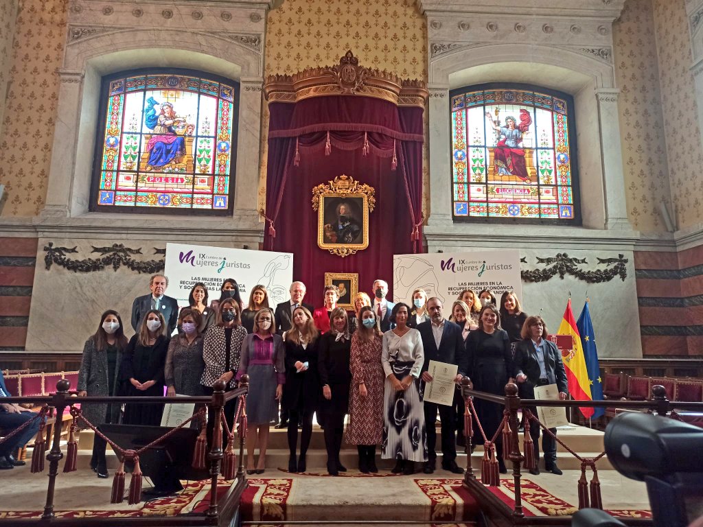 🏆 AXA, renocida con el sello de buenas prácticas en igualdad por el @icam la IX Cumbre de Mujeres Juristas, celebrada hoy en la sede de la <a href="/RAEinforma/">RAE</a> 👏🏼👏🏼
¡G R A C I A S!
#MujeresJuristasICAM