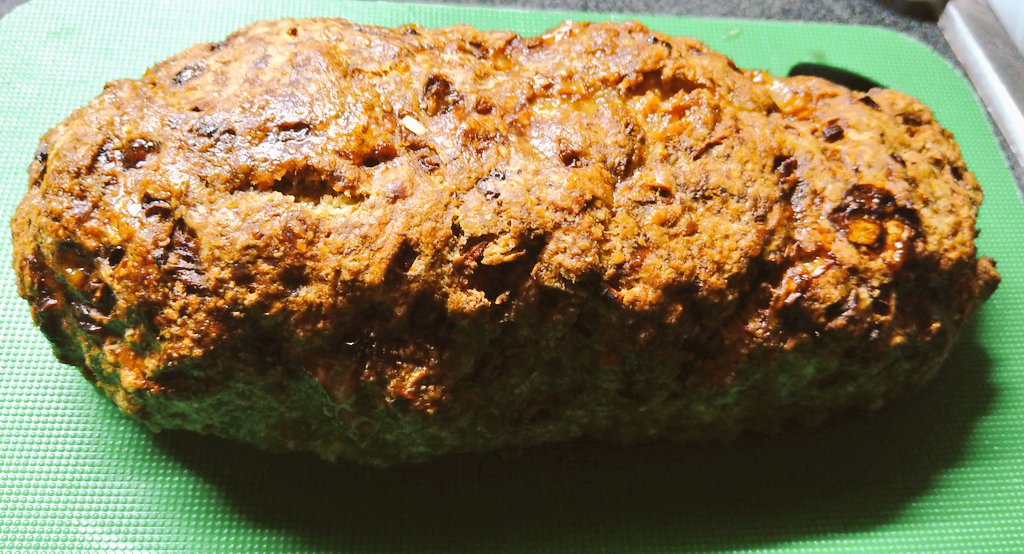 BakingCooking's tweet image. Meatloaf time 👩🏻‍🍳🍖🌿🍠🥔🌡️🍞🥚❄️☃️ Delicious meatloaf with soft mashed potatoes and some gherkins #comfortfood #Cooking #homemade #homecooking #delicious #meat #potatoes #HappyFriday #Lunchtime #lunch #FridayVibes