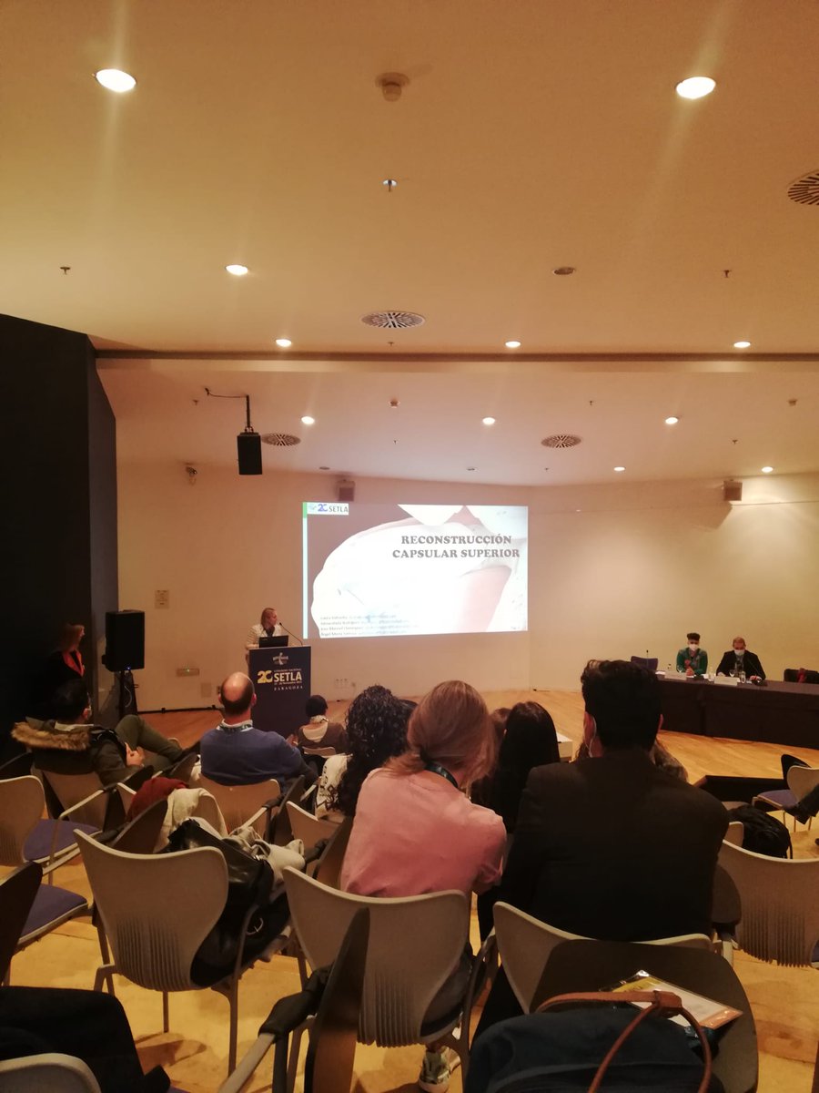 MutuaFM's tweet photo. #Setla2021 nuestra compañera  Laura Valtueña presenta en las comunicaciones libres de #Fisioterapia "A propósito de un caso: reconstrucción capsular superior del hombro" https://t.co/ulbaVNXlZN