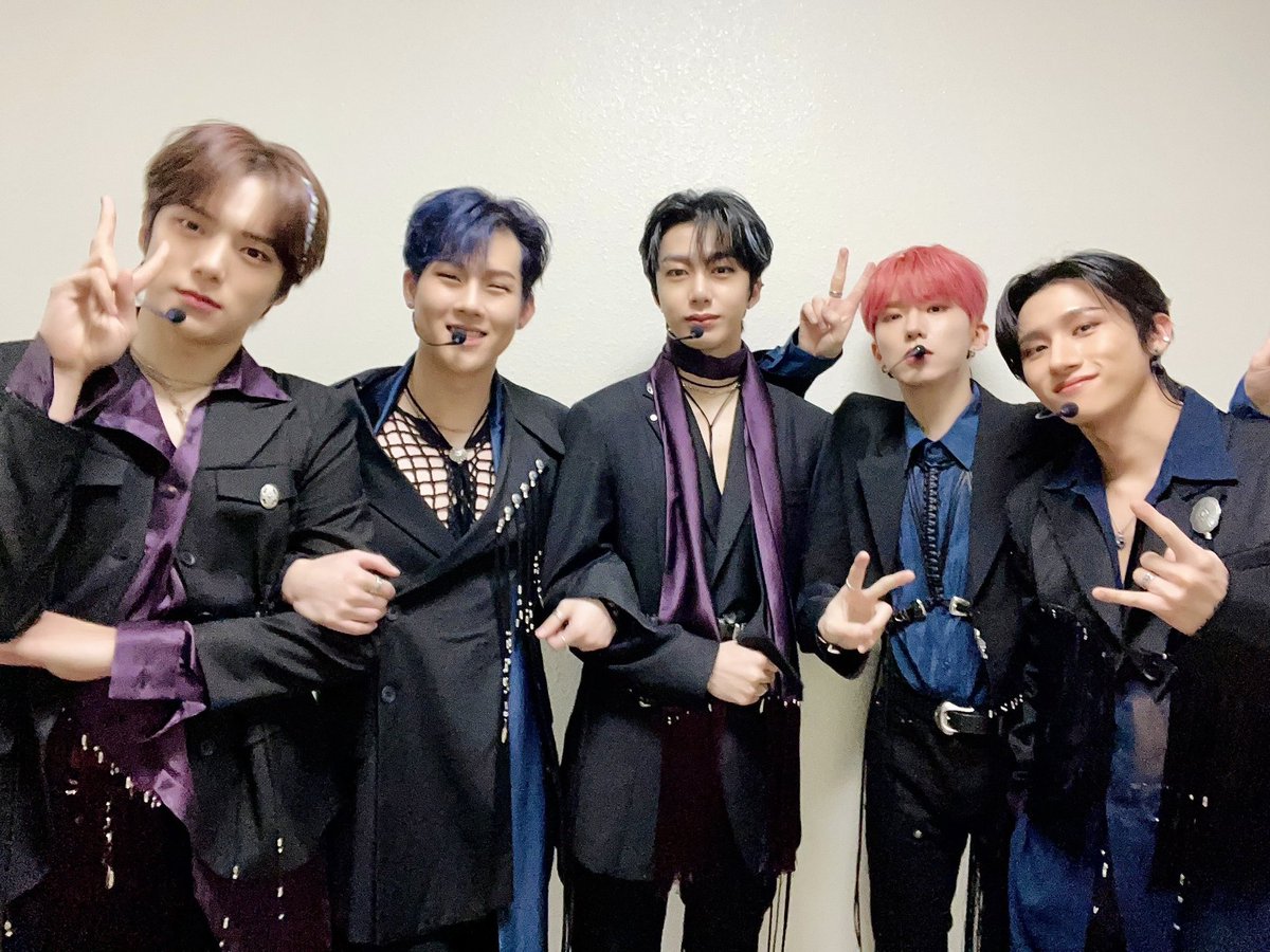 joohoneysupreme's tweet photo. 📷 #PIC • 26.11.21 — @OfficialMonstaX

KBS2 #MUSICBANK concluído

Grupo N° 1 #MONSTAX ❤🔥
E #MONBEBE será para sempre o Nº 1 do Monsta X 🥇
Estou tão feliz por apreciar este momento juntos💝
#Loveya_MONBEBE

#RushHour | #RushHour3rdWin | #MONSTAX18thWin | @OfficialMonstaX 
~🍯 https://t.co/Brth6fkhMU