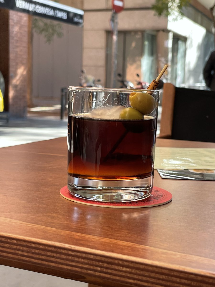 Hora del vermut tweet media