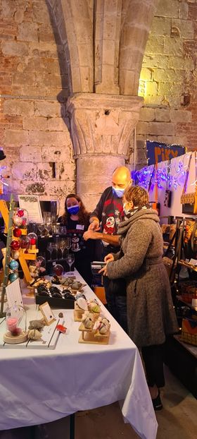 departement59's tweet photo. C'est parti pour 2 week-ends de féérie à l'abbaye départementale de Vaucelles ! 🎄 Notre superbe écrin cistercien du 12ème siècle accueille, depuis ce matin, son incontournable marché de Noël. 🎅 De nombreux exposants et des animations vous y attendent 👉 https://t.co/bAdTs2ZDue https://t.co/Nov32pCpOA