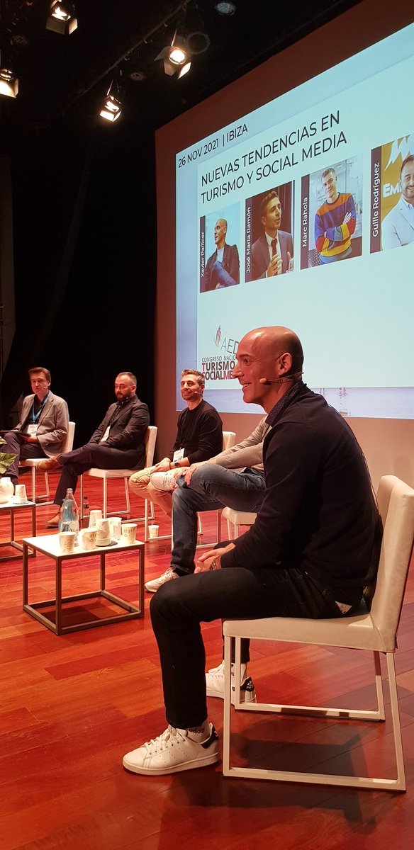 🤔Nuevas tecnologías.... "La no implementación de ellas más que por dinero, es por desconfianza y resistencia al cambio" - <a href="/xpallicer/">Xavier Pallicer</a> de <a href="/guestpro_com/">GuestPro | Tecnología para hoteleros visionarios</a> en #CongresoTSM #Turismo #Hoteles #VuelveACompartir