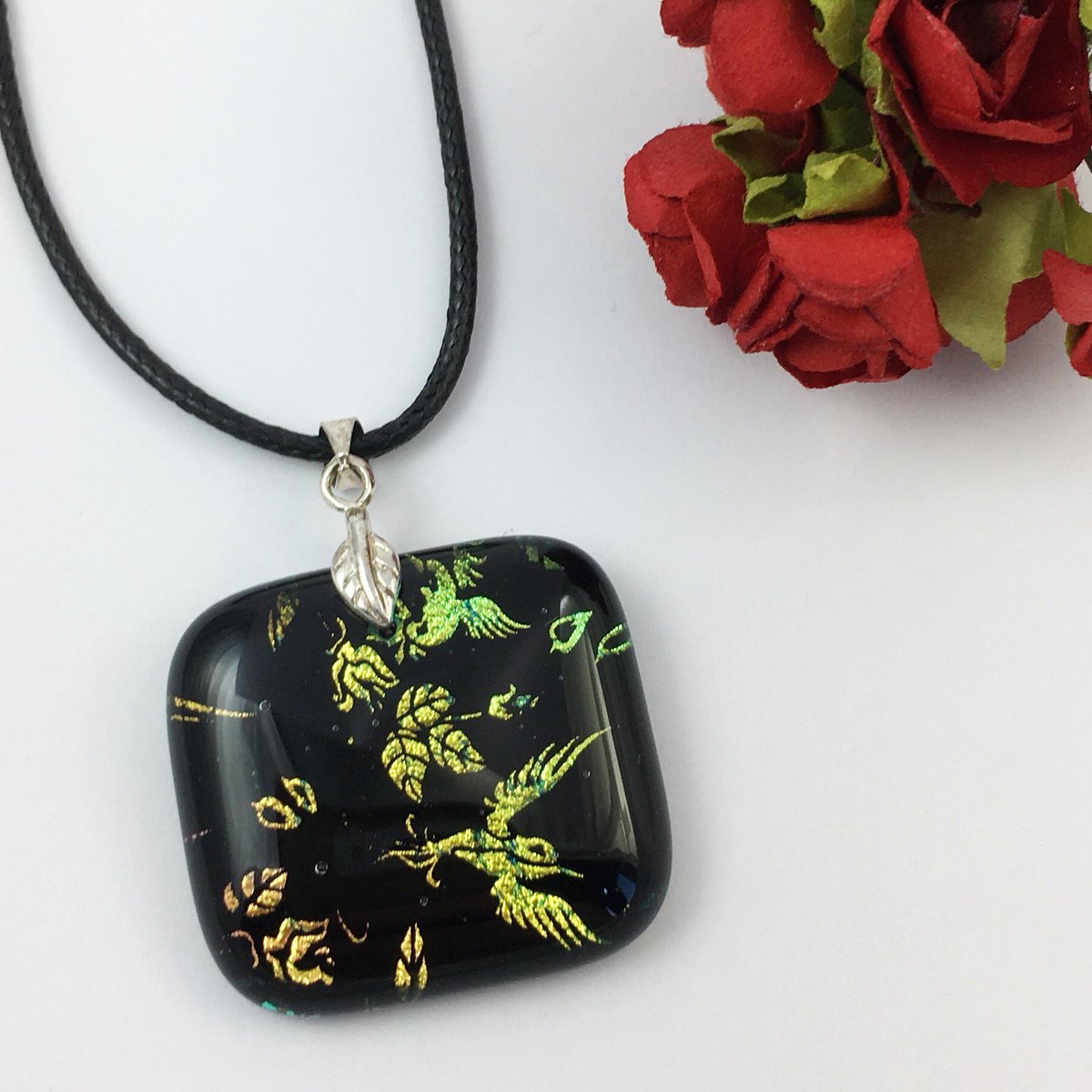 FusedGlass1's tweet photo. Happy Friday ❤️ last one for today and don’t forget this weekend is shopping local on folksy with gorgeous handmade crafts from some very talented people all from the midlands ❤️ have a great weekend! Link below ⬇️ in tweets for fayre and my hummingbird kiln fired pendant https://t.co/12gNLyxdes