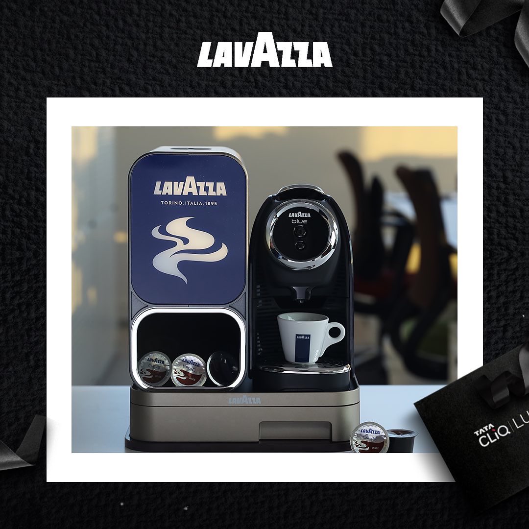 TATACLiQLuxury's tweet photo. Discover elegance in fine artistry as you #CelebrateTheLuxeLife at the Black Friday Sale, up to 50% off. LIVE now, till 29th November, on Tata CLiQ Luxury.
#BlackFriday #Offer #Discount #TheLuxeLife #SlowCommerce #Luxury #TataCLiQLuxury https://t.co/Gx8nRM3E7a