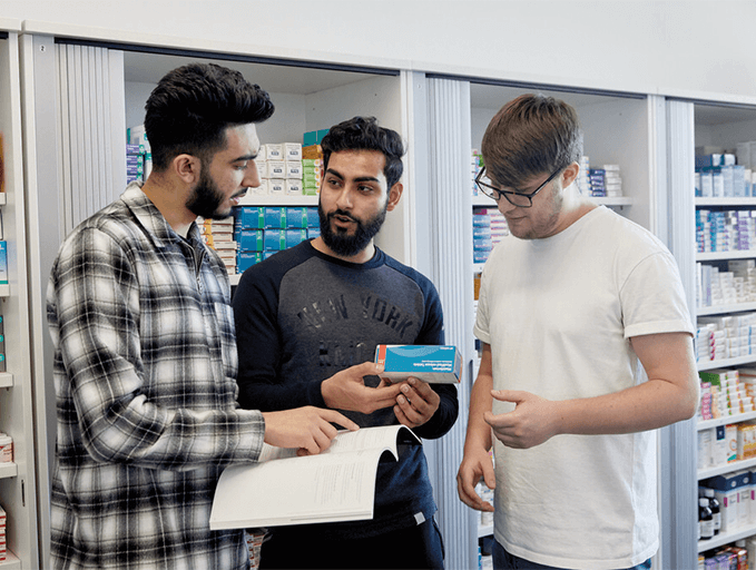 📰| New research reveals @AstonUniversity is a top university for social mobility - #14 in the ranking 🎉 While London-based universities dominate, #TeamAston is one of only two institutions outside of London to make the top 20 👍💻 Read the full story👇bit.ly/3CWZitI