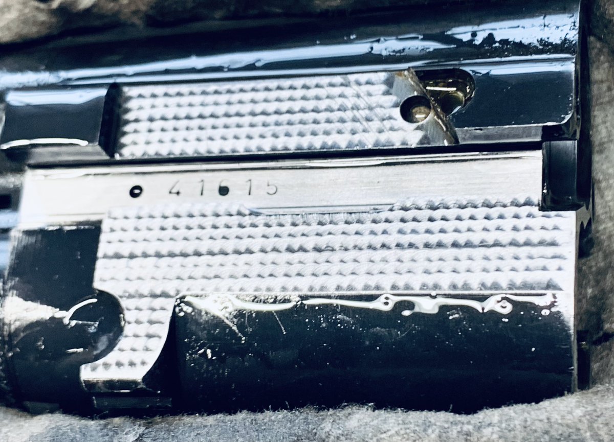ArmeriaTucci's tweet photo. 🇮🇹💎HandMade in ITALY💎🇮🇹

⚜️❄️🥶 Ice Finish 🥶❄️⚜️

⭐️⭐️⭐️⭐️⭐️

Stay On !!!

☎️ : +39 (0)30 800 209 
📱💬🇮🇹🇬🇧: +39 347 05 27 102
📧: info@tuccimario.com 
🌐: https://t.co/7bdvWjzLTm 

Vittorio Tucci

#masterpiece #craftmanship #artwork #luxury #exclusive #firstquality
#beretta https://t.co/ysoaHyrpXw