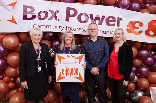 BuryHospice's tweet photo. Bury Hospice has received a generous cash boost from energy consultancy firm, Box Power.
Helen Lockwood, Chief Executive at Bury Hospice said: “We are absolutely delighted to receive the very kind gift of £40,000 from Box Power"
#BoxPower #CharityGiving #HereForYou #BuryHospice30 https://t.co/22Wia8A2Xs