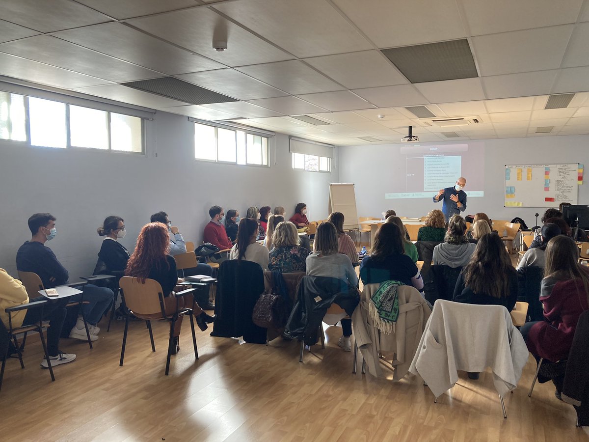 Primera jornada treball social sanitari atenció primària-hospitalària. Construint #futur fent equip en benefici dels nostres pacients #APMetroSud <a href="/hbellvitge/">Hospital Universitari Bellvitge | HUB</a> HV. <a href="/esteve_lluis/">Lluís Esteve</a> <a href="/drivillafrias/">Daniel Rivilla</a> <a href="/ozelui67/">José Luis Moreno</a> <a href="/BrbaraGimnez5/">Bárbara Giménez</a> <a href="/Martaboib/">Marta Bonilla Ibern</a> <a href="/icscat/">ICS. Generalitat</a>